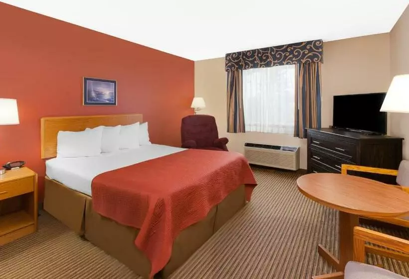 身障者適用クイーンサイズベッドルーム, Super 8 By Wyndham St. Ignace
