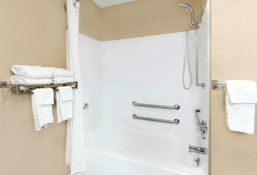 Номер Стандарт Кровать Квин Адаптированный для Инвалидов, Super 8 By Wyndham St. Ignace