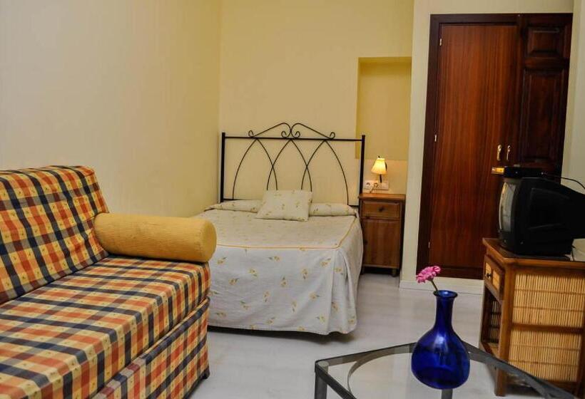 اتاق سوپریور خانوادگی, Pension La Montorena