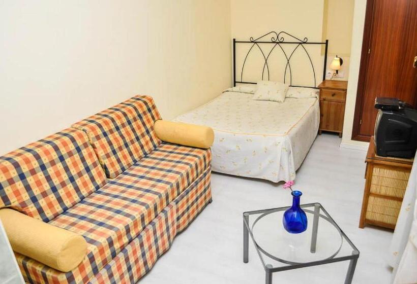 اتاق سوپریور خانوادگی, Pension La Montorena