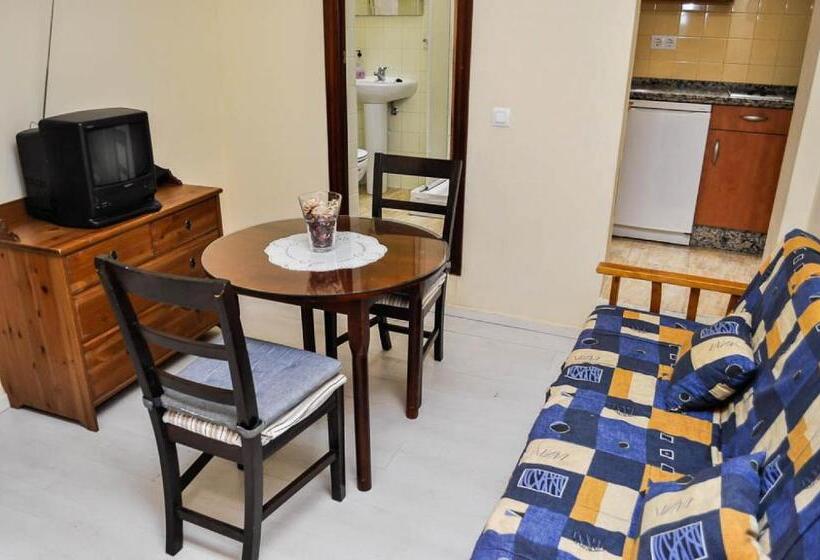 اتاق سوپریور خانوادگی, Pension La Montorena