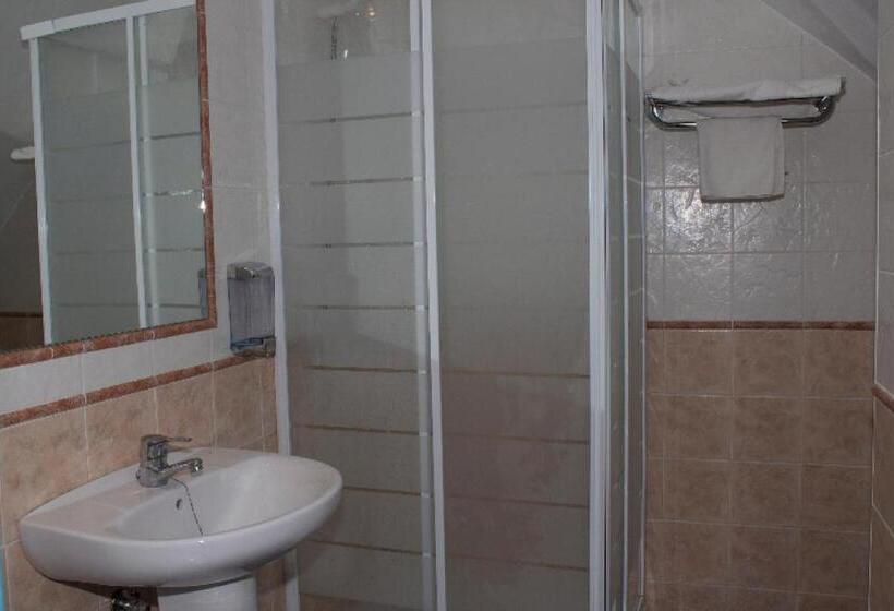 استودیوی استاندارد, Pension La Montorena