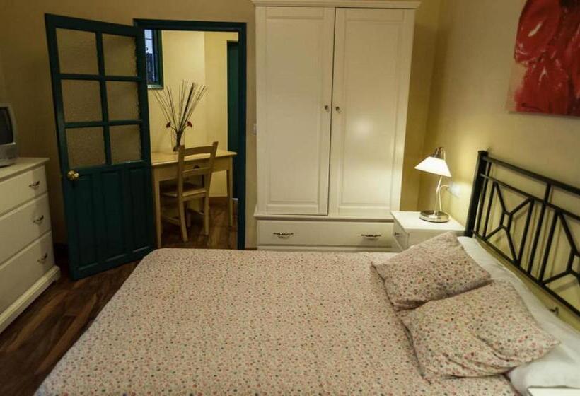 استودیوی استاندارد, Pension La Montorena