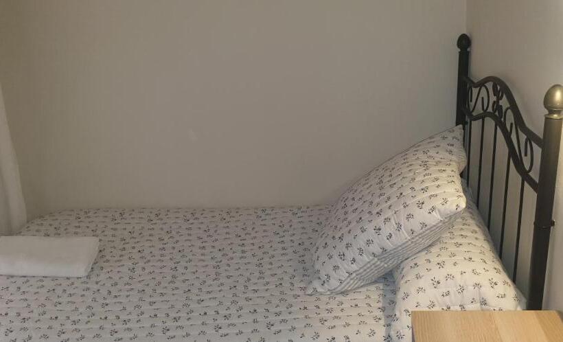 اتاق استاندارد یک نفره, Pension La Montorena