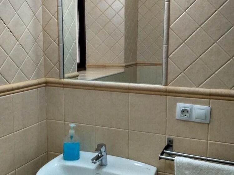 اتاق استاندارد یک تخته با سرویس بهداشتی مشترک, Pension La Montorena