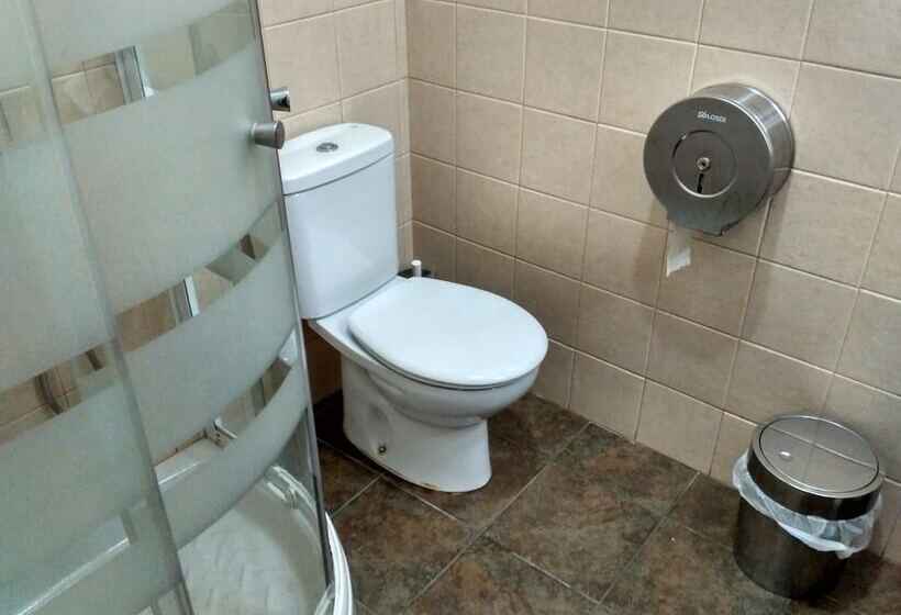 اتاق استاندارد یک تخته با سرویس بهداشتی مشترک, Pension La Montorena