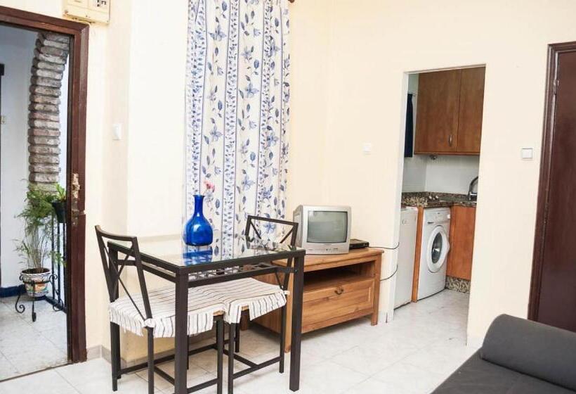 اتاق سوپریور خانوادگی, Pension La Montorena