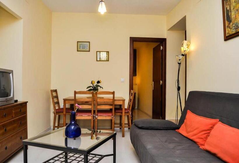 اتاق سوپریور خانوادگی, Pension La Montorena