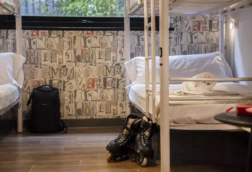 تختخواب در اتاق مشترک, Room00 Ventura Hostel