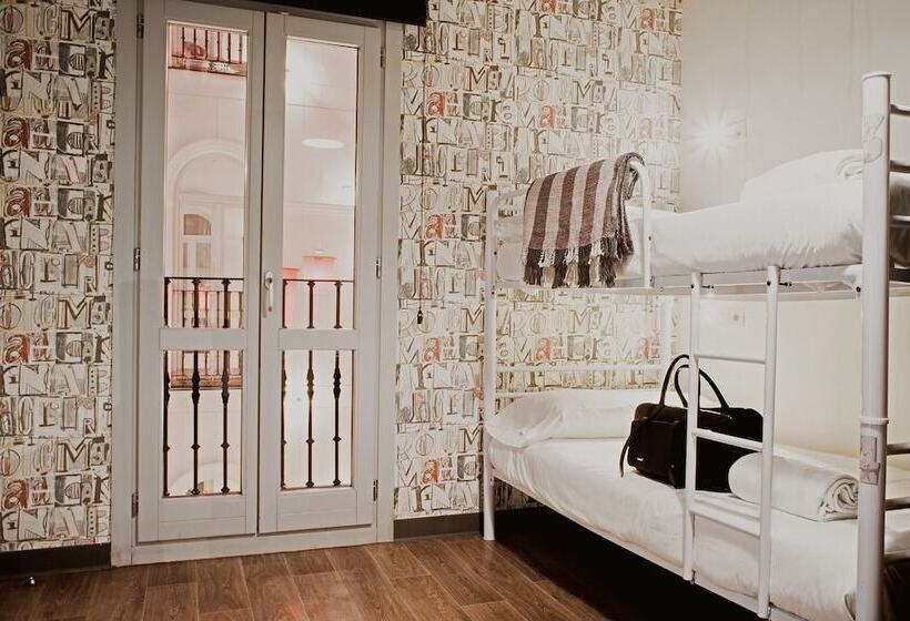 اتاق خانوادگی, Room00 Ventura Hostel