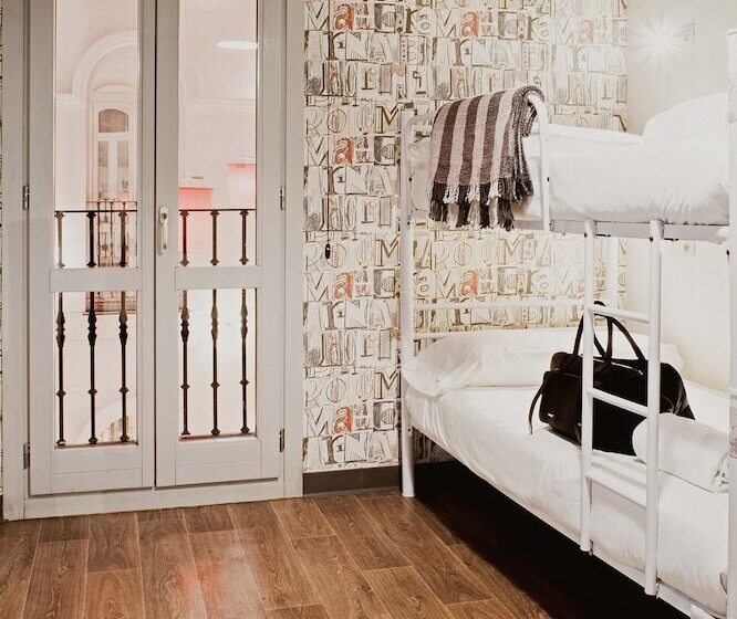 اتاق خانوادگی, Room00 Ventura Hostel