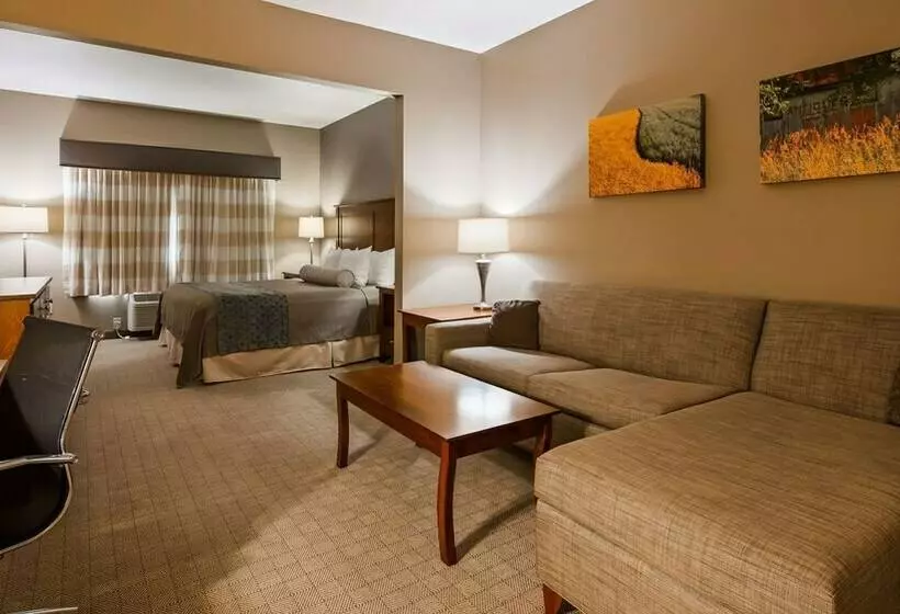 Sviitti, Green Mill Village Hotel & Suites, Bw Signature Collection