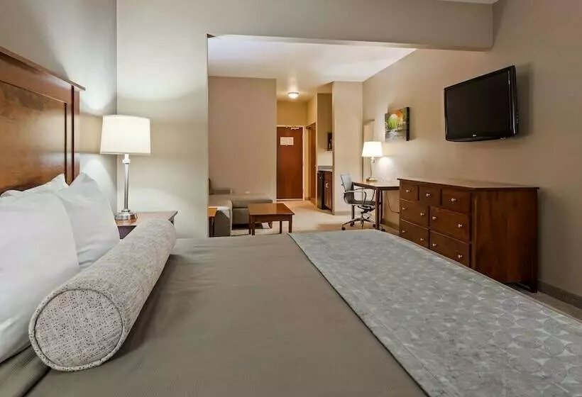 Sviitti, Green Mill Village Hotel & Suites, Bw Signature Collection