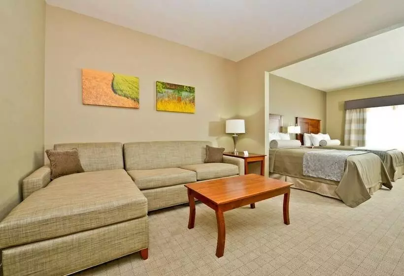Sviitti, Green Mill Village Hotel & Suites, Bw Signature Collection