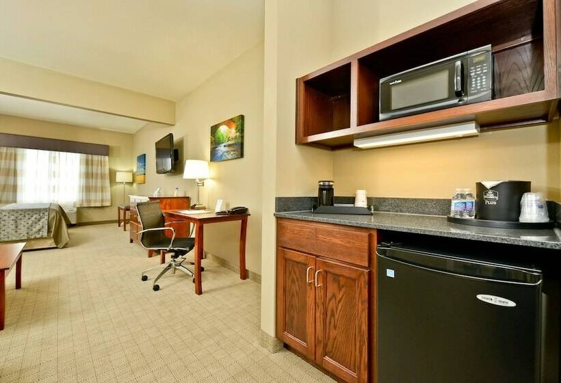 جناح, Green Mill Village Hotel & Suites, Bw Signature Collection