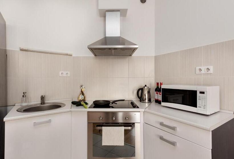 带2个卧室的公寓, Corvin Plaza Apartments & Suites