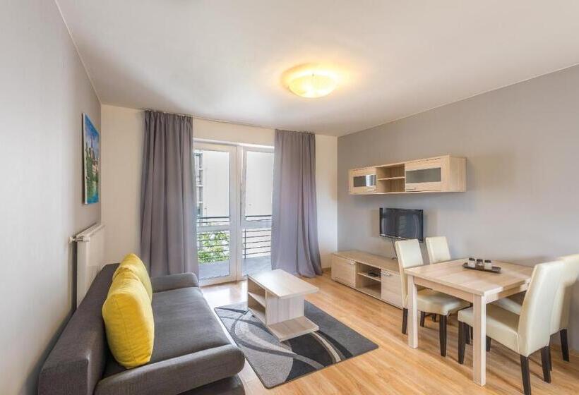 Апартаменты 1 Спальня, Corvin Plaza Apartments & Suites
