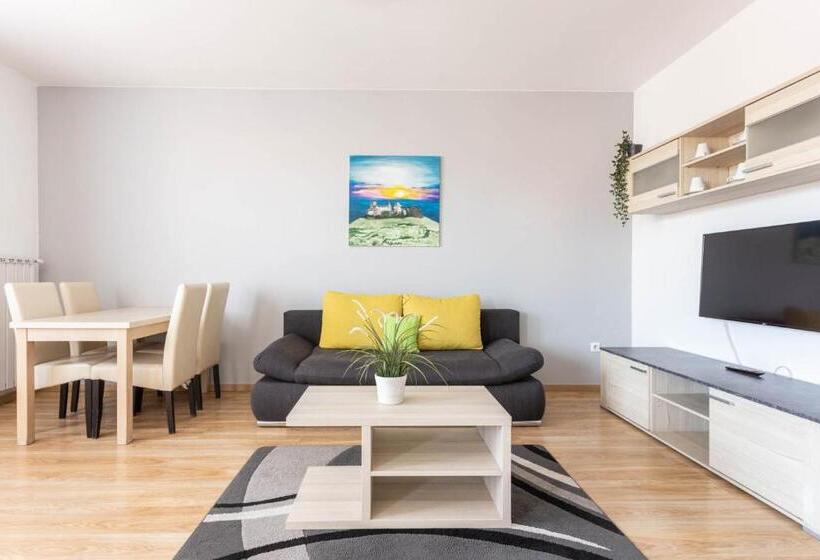 豪华两卧室公寓, Corvin Plaza Apartments & Suites