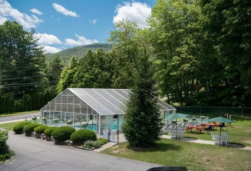 キングサイズベッドのスタンダードルーム, Americas Best Value Inn & Suites Lake George