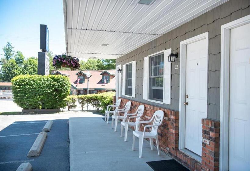 ２ダブルベッドのスタンダードルーム, Americas Best Value Inn & Suites Lake George