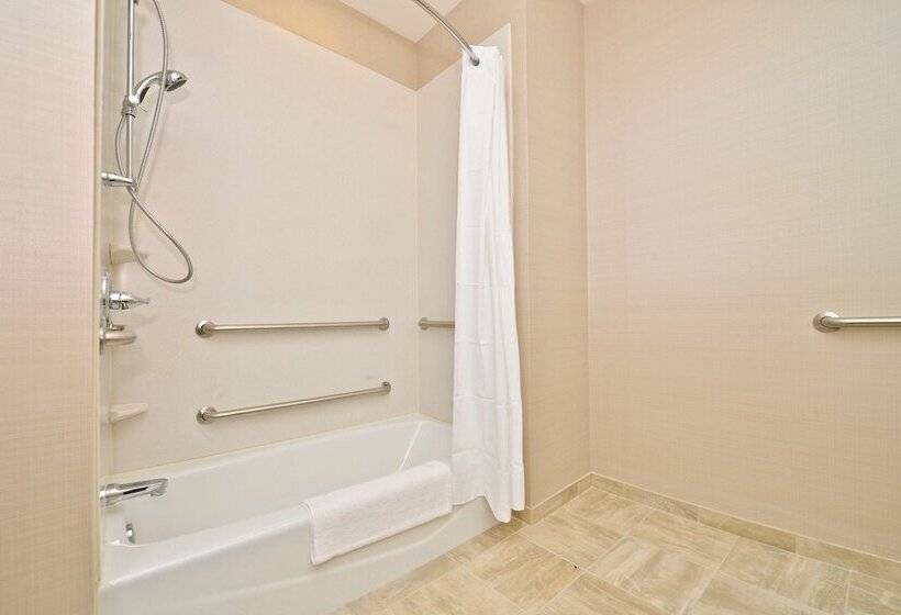 جناح, Green Mill Village Hotel & Suites, Bw Signature Collection