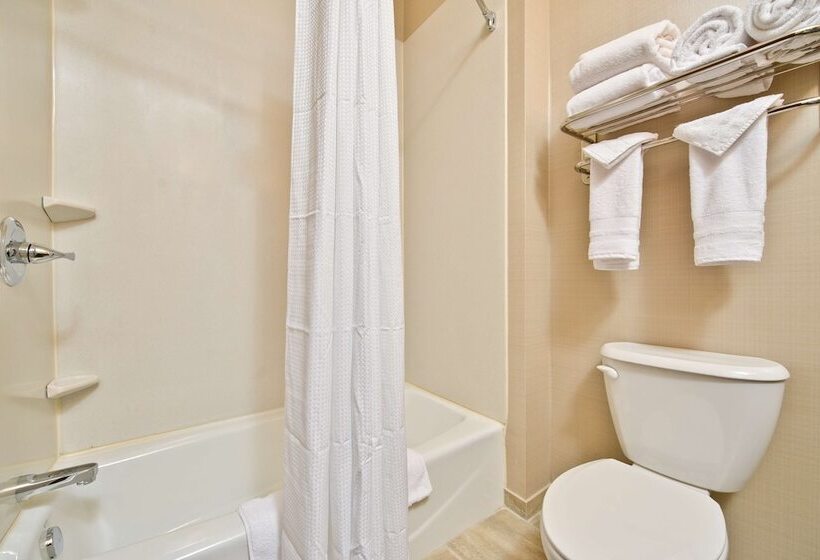 جناح, Green Mill Village Hotel & Suites, Bw Signature Collection