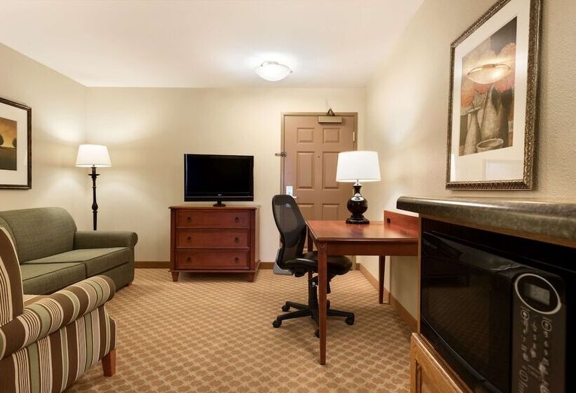 سوئیت با وان آب گرم, Country Inn & Suites By Radisson, Peoria North, Il