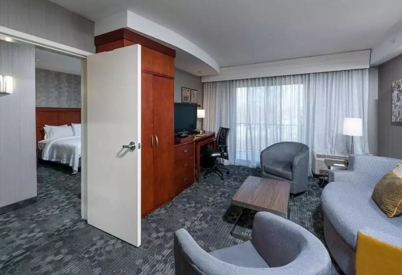 キングサイズベッドのスイートルーム, Courtyard By Marriott Portland Airport
