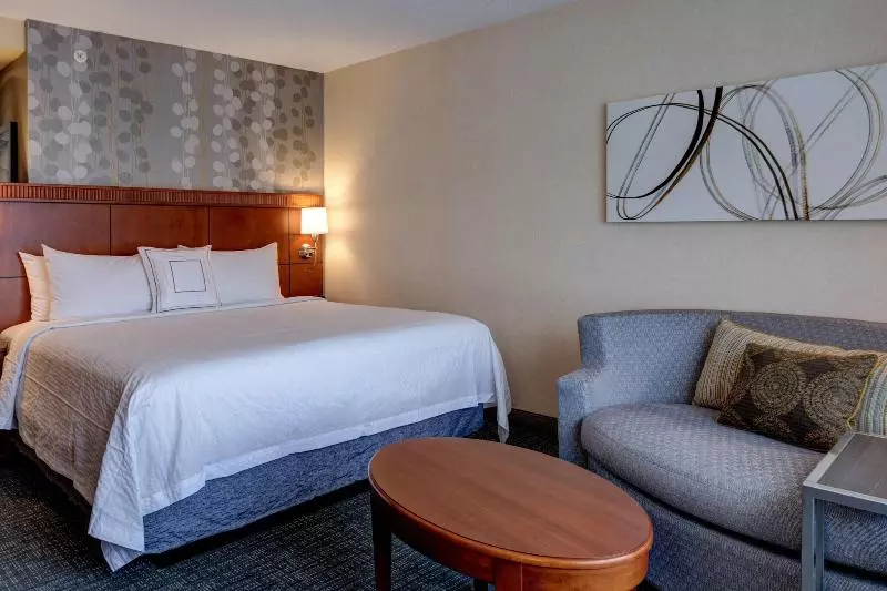 キングサイズベッドのスタンダードルーム, Courtyard By Marriott Hadley Amherst