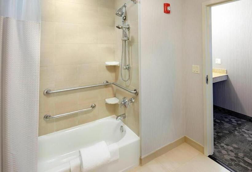 غرفة قياسية سرير كينج, Courtyard Pittsburgh Greensburg