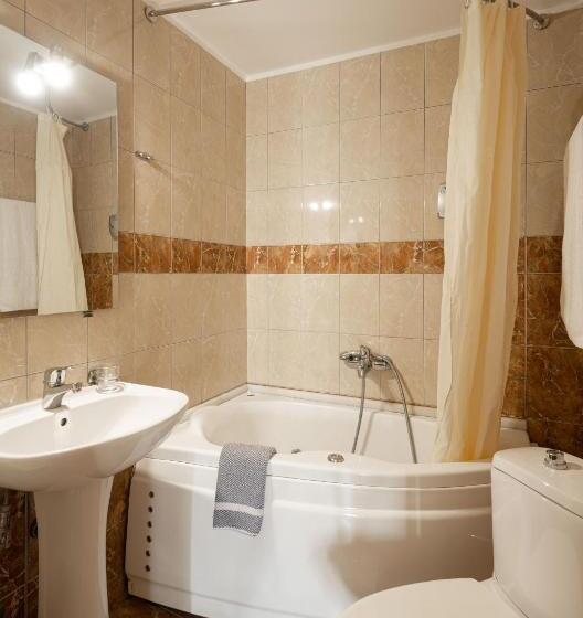 חדר סטנדרט לשלושה, Dimosthenis Traditional Guesthouse