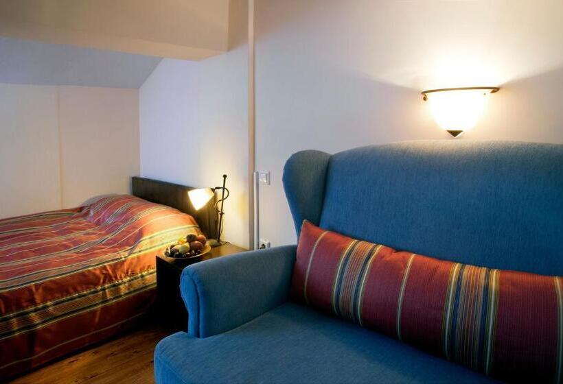 חדר סטנדרטי לחמישה אנשים, Dimosthenis Traditional Guesthouse