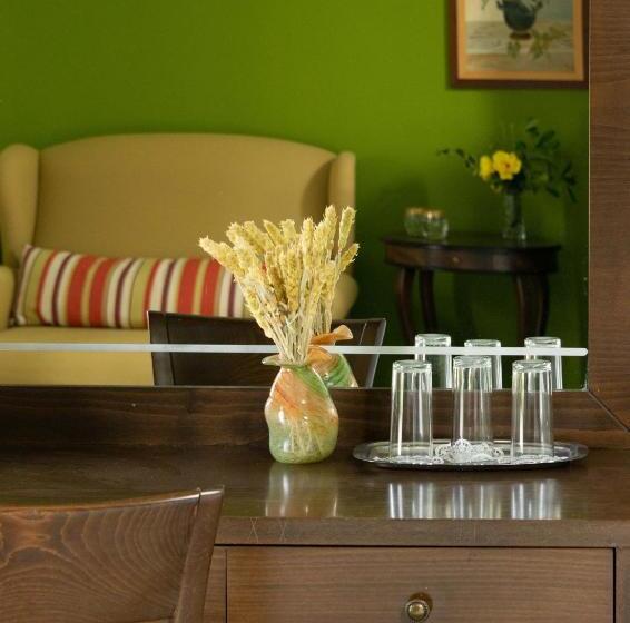 חדר סטנדרט לארבעה, Dimosthenis Traditional Guesthouse