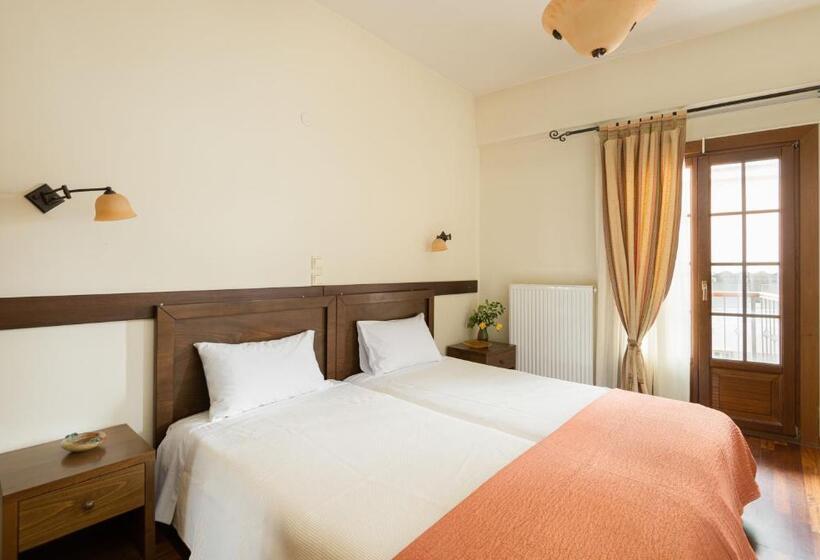 Номер Стандарт Трехместный, Dimosthenis Traditional Guesthouse