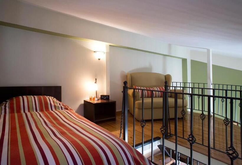 חדר סטנדרט לשלושה, Dimosthenis Traditional Guesthouse