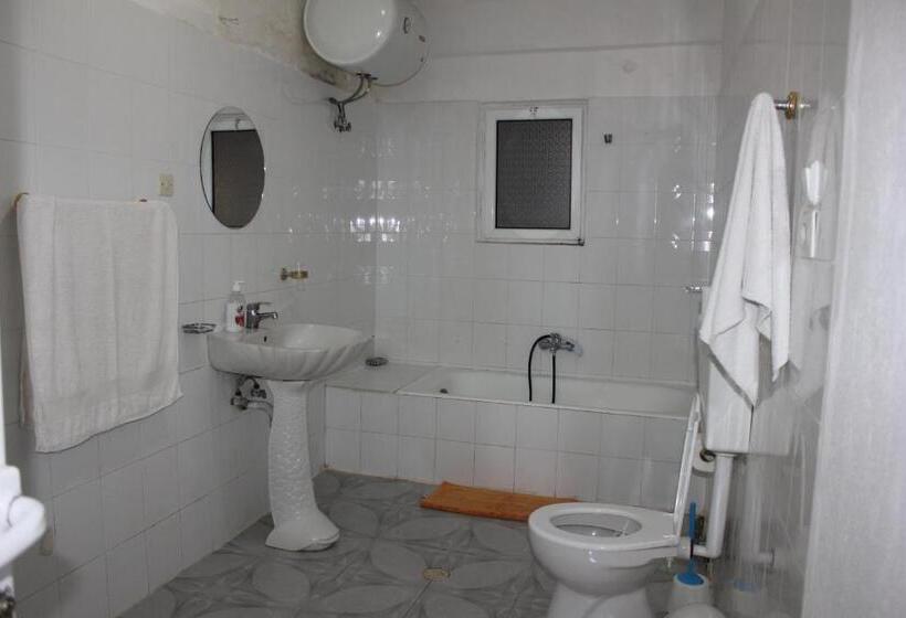 Habitació Quàdruple Estàndard Vista Mar, Gjika