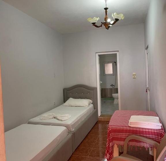 Habitació Quàdruple Estàndard Vista Mar, Gjika