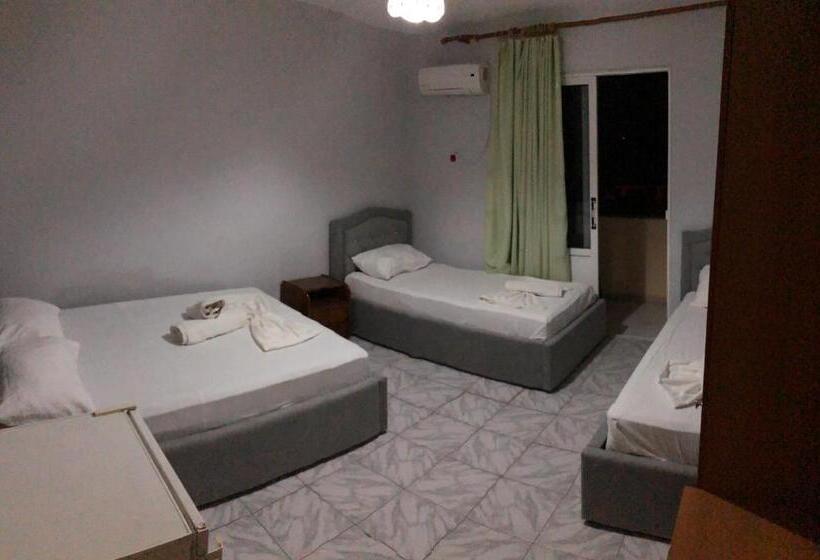 Habitació Quàdruple Estàndard Vista Mar, Gjika