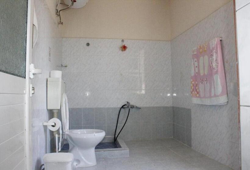 Habitació Quàdruple Estàndard, Gjika