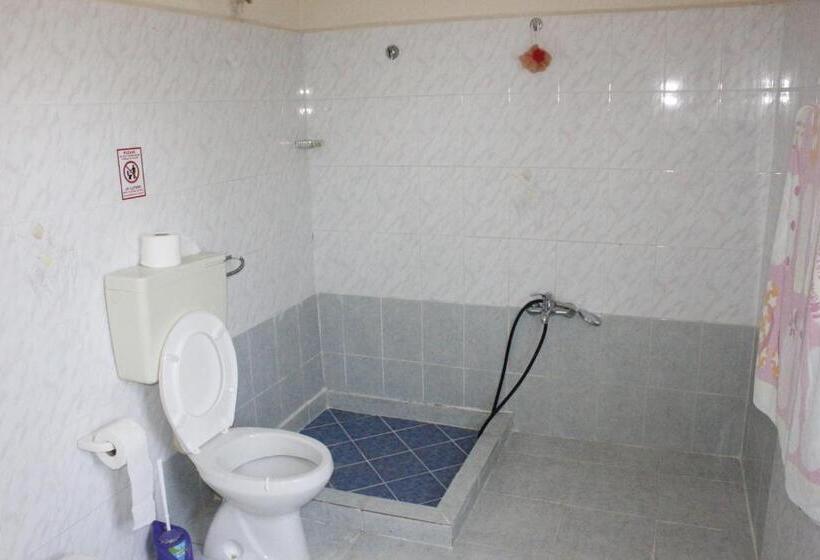 Habitació Quàdruple Estàndard, Gjika