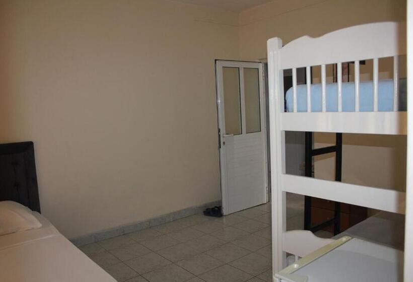 Habitació Quàdruple Estàndard, Gjika