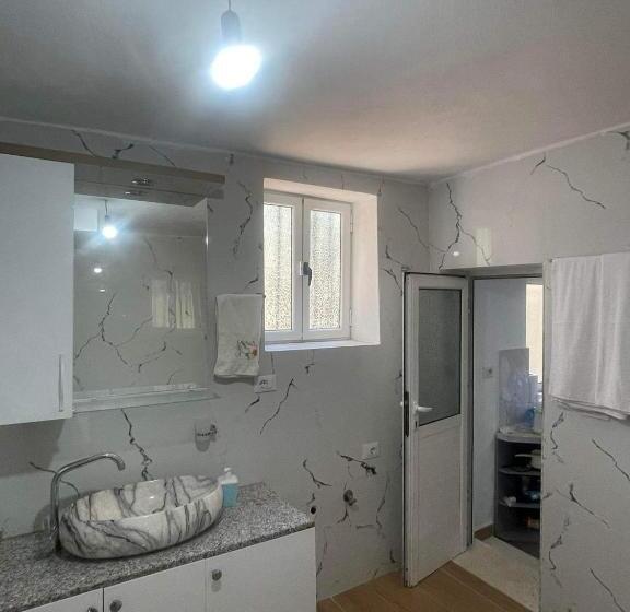 Apartament 1 Dormitori, Gjika