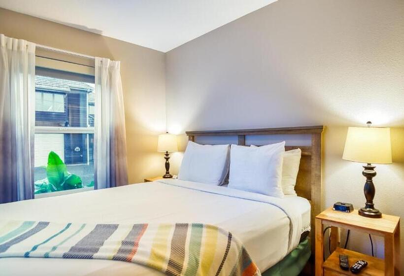 جناح, Inn At Haystack Rock