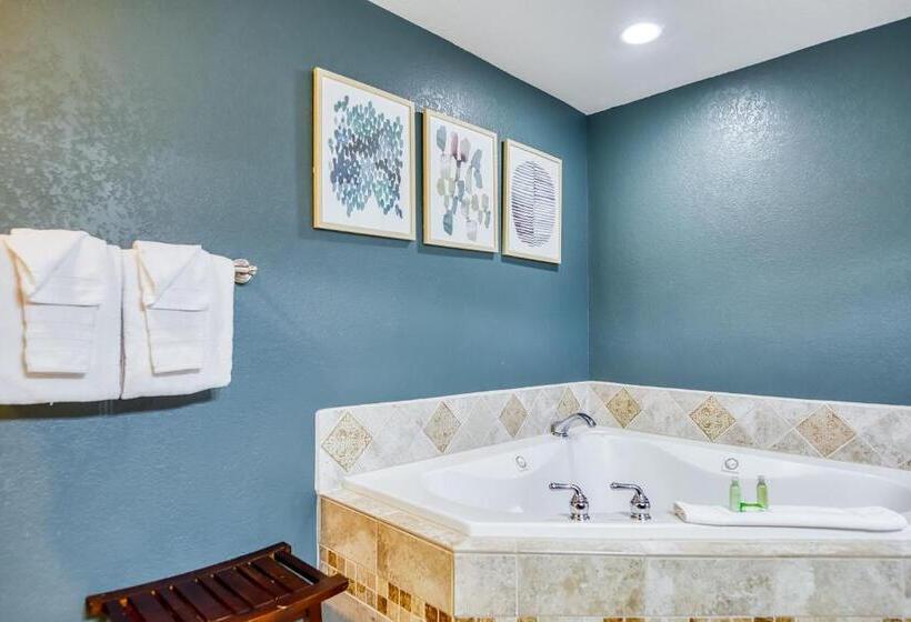 جناح, Inn At Haystack Rock