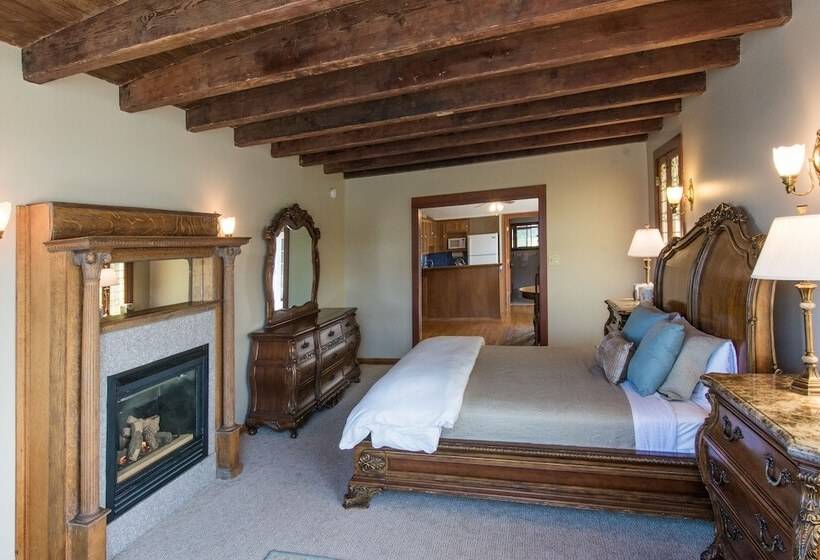 스탠다드 스튜디오, Jenner Inn