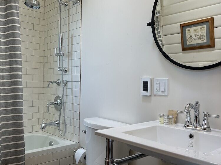 침실 1개 주택, Jenner Inn