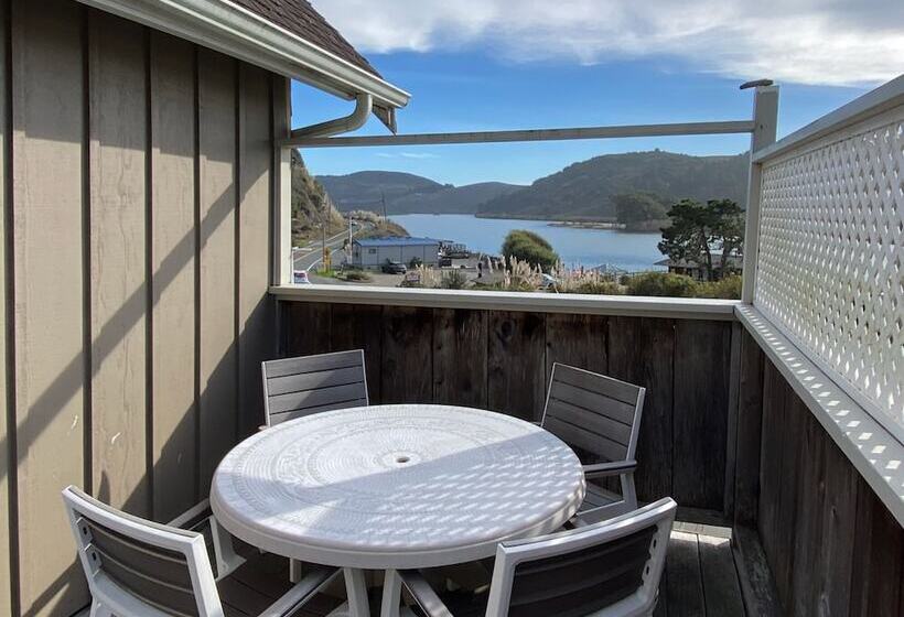 스탠다드 스튜디오, Jenner Inn