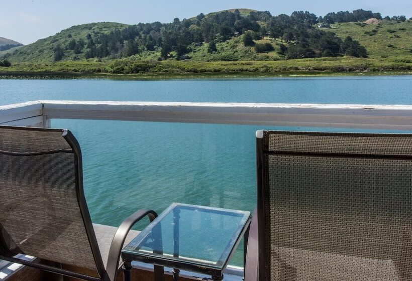 스탠다드 스튜디오, Jenner Inn