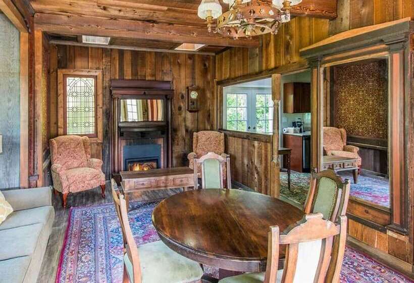 오두막, Jenner Inn