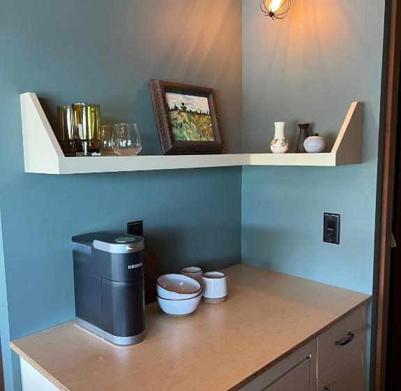 스위트, Jenner Inn